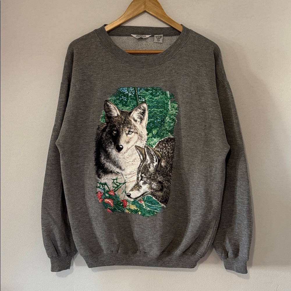 Vintage Wildlife Wolf Crewneck Sweatshirt / Medium / 90s